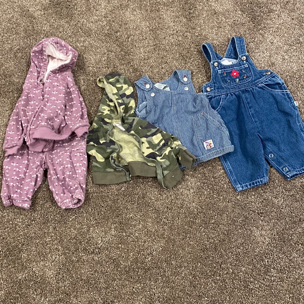 Lot of baby clothes size 0-6 months